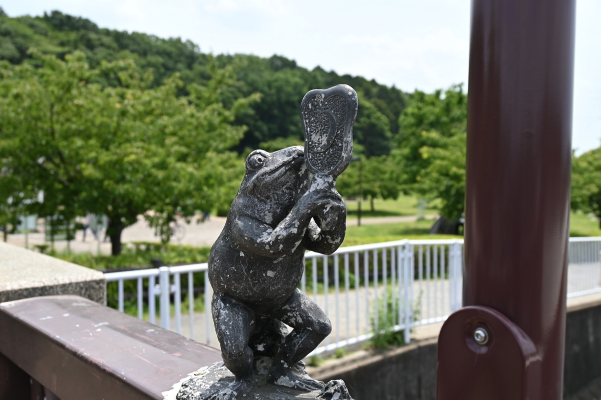 天神橋：欄干のカエル