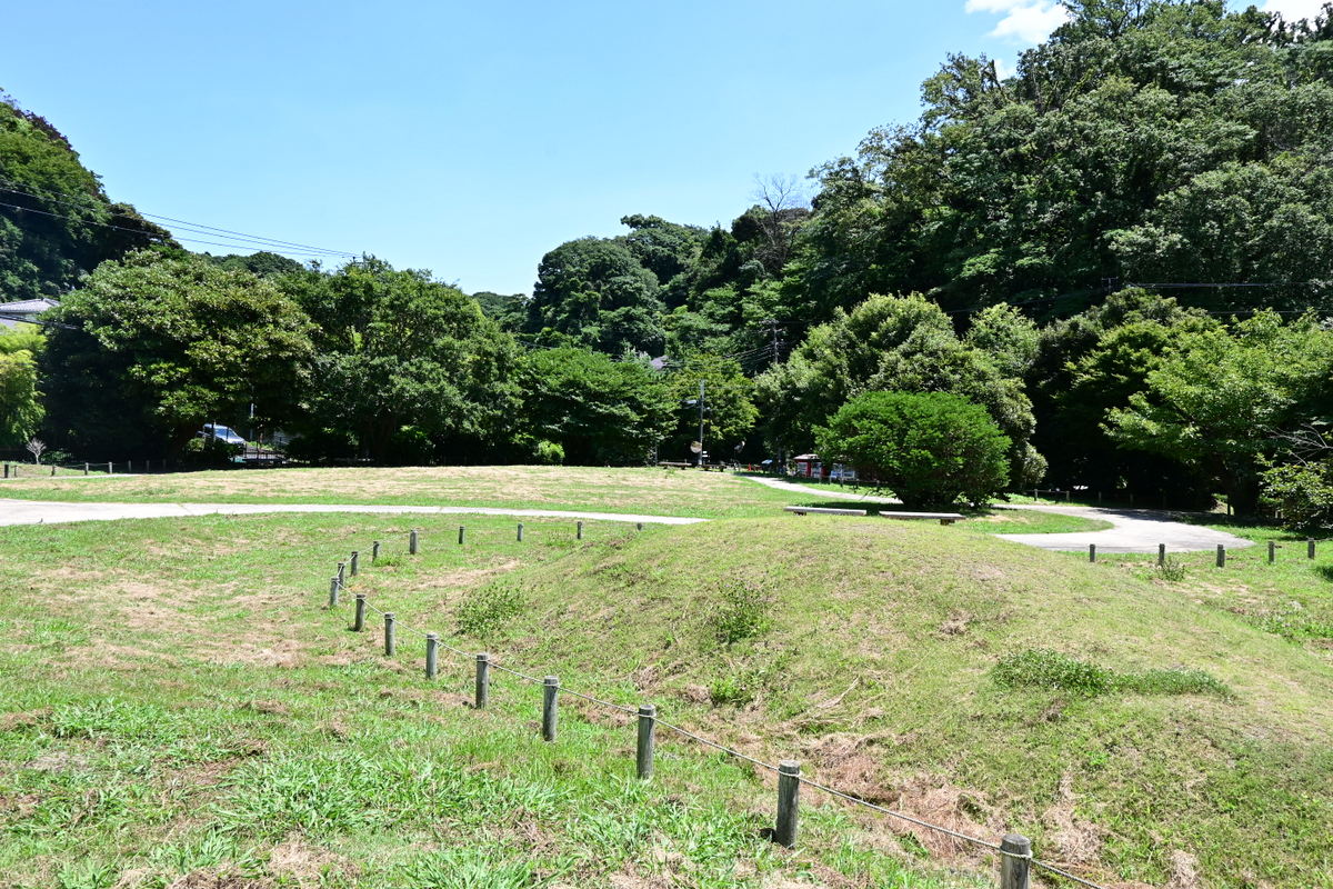 永福寺跡：中ノ島付近