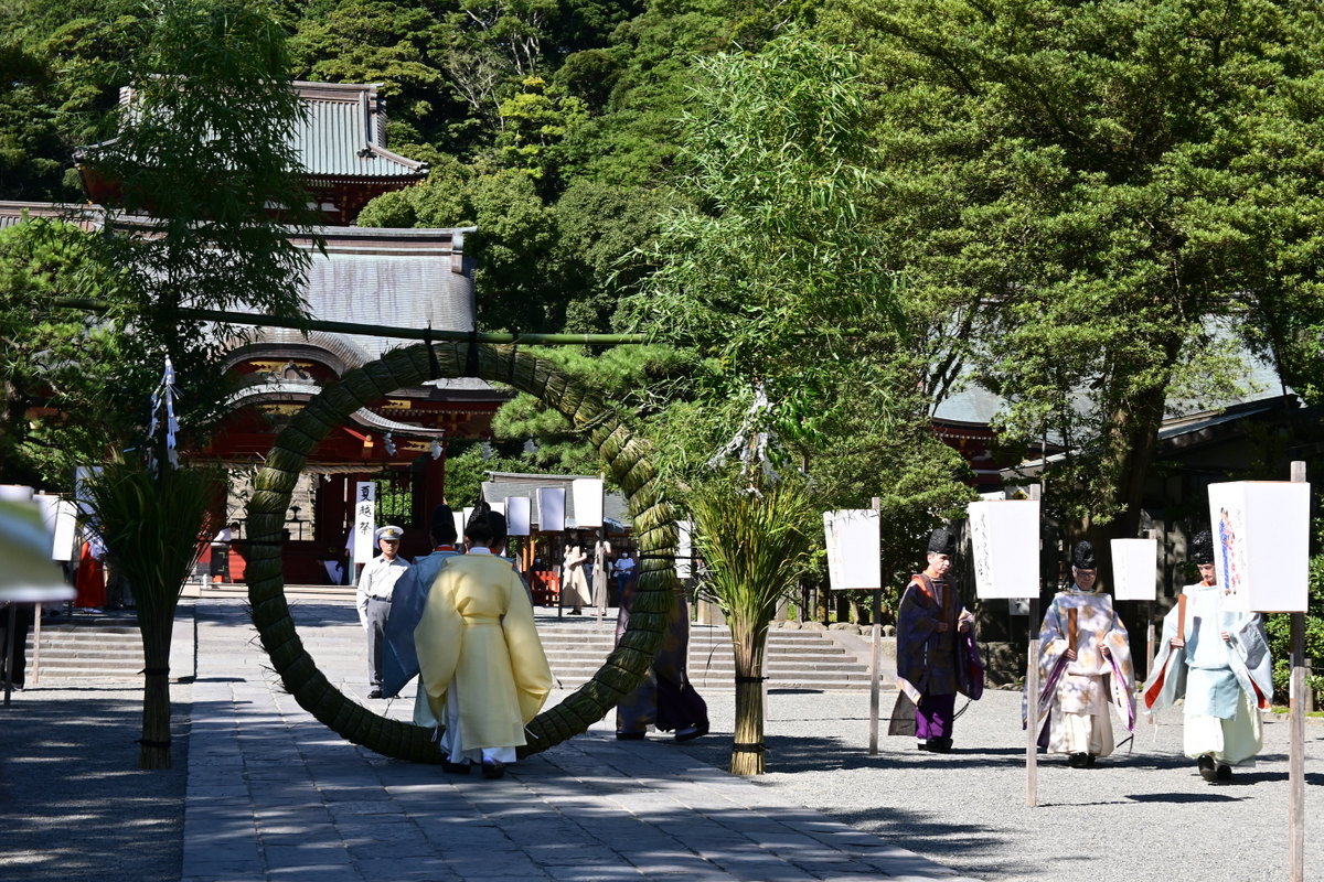 ぼんぼり祭：夏越祭　茅の輪くぐり