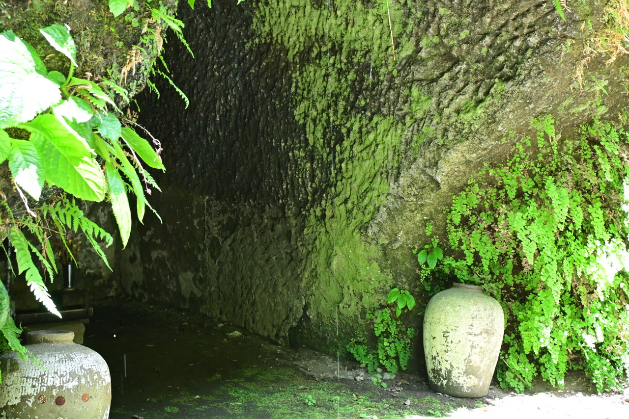 浄智寺：やぐら