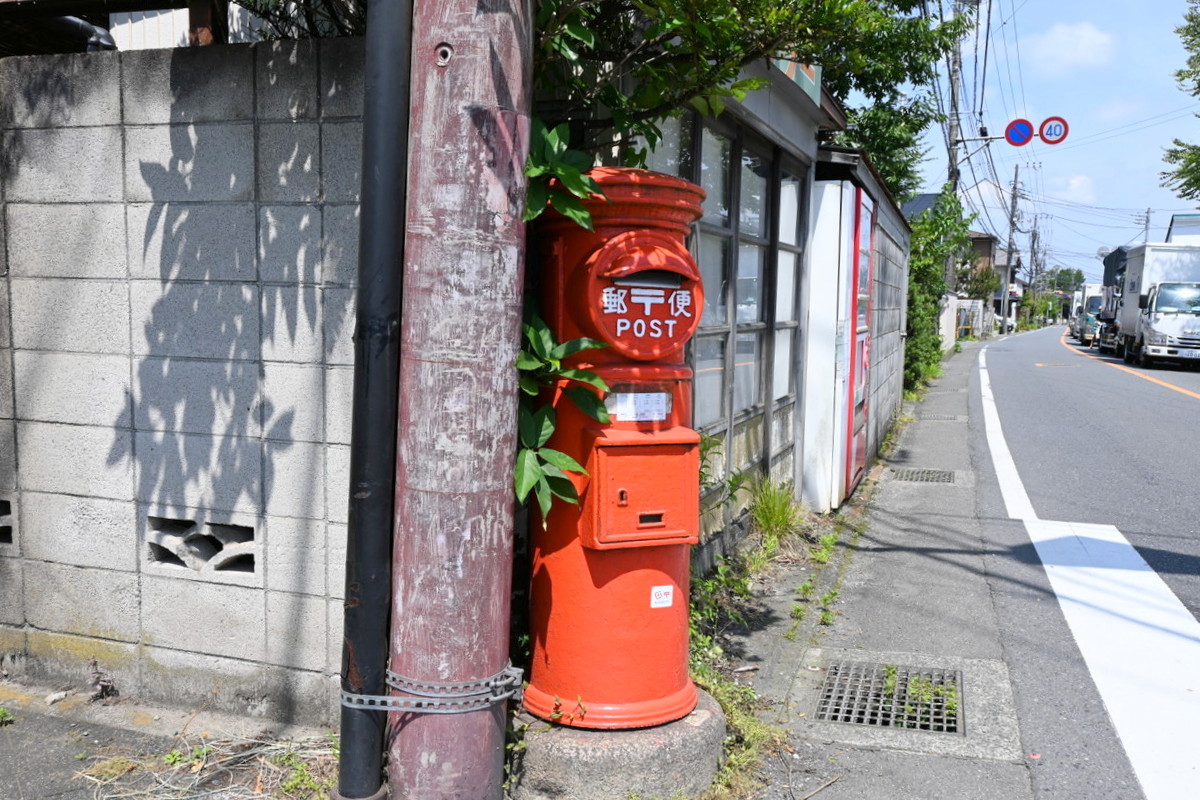 浄智寺入口の郵便ポスト