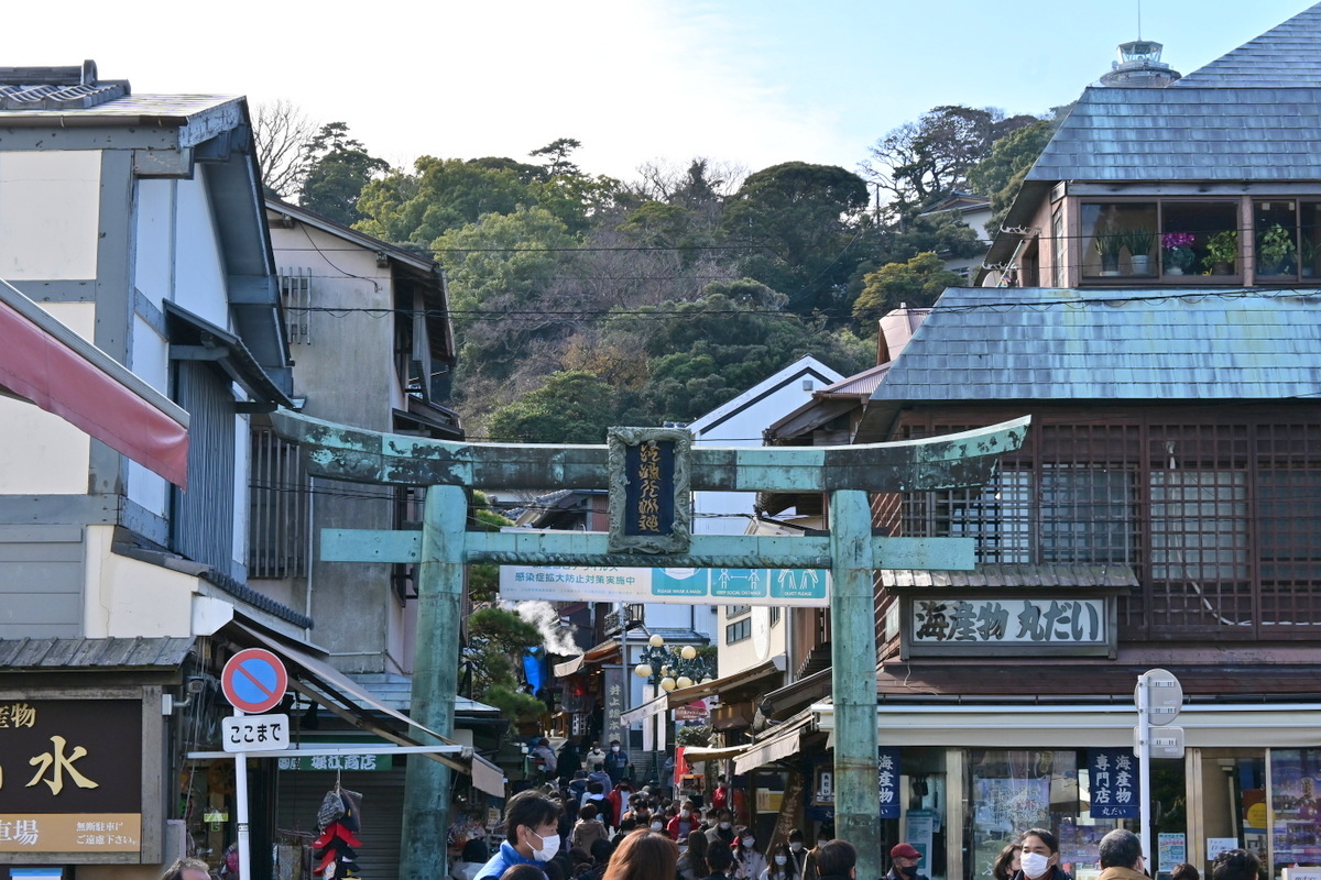 江の島　銅製の鳥居