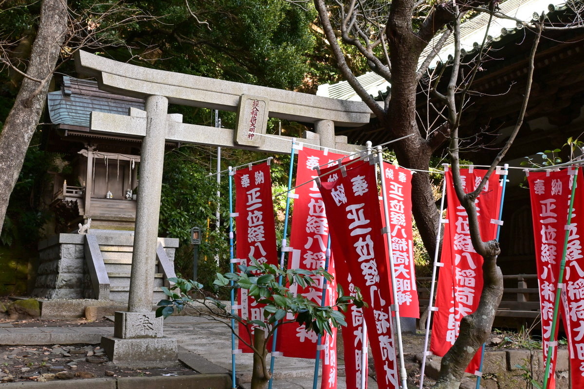 龍口寺 径八稲荷堂