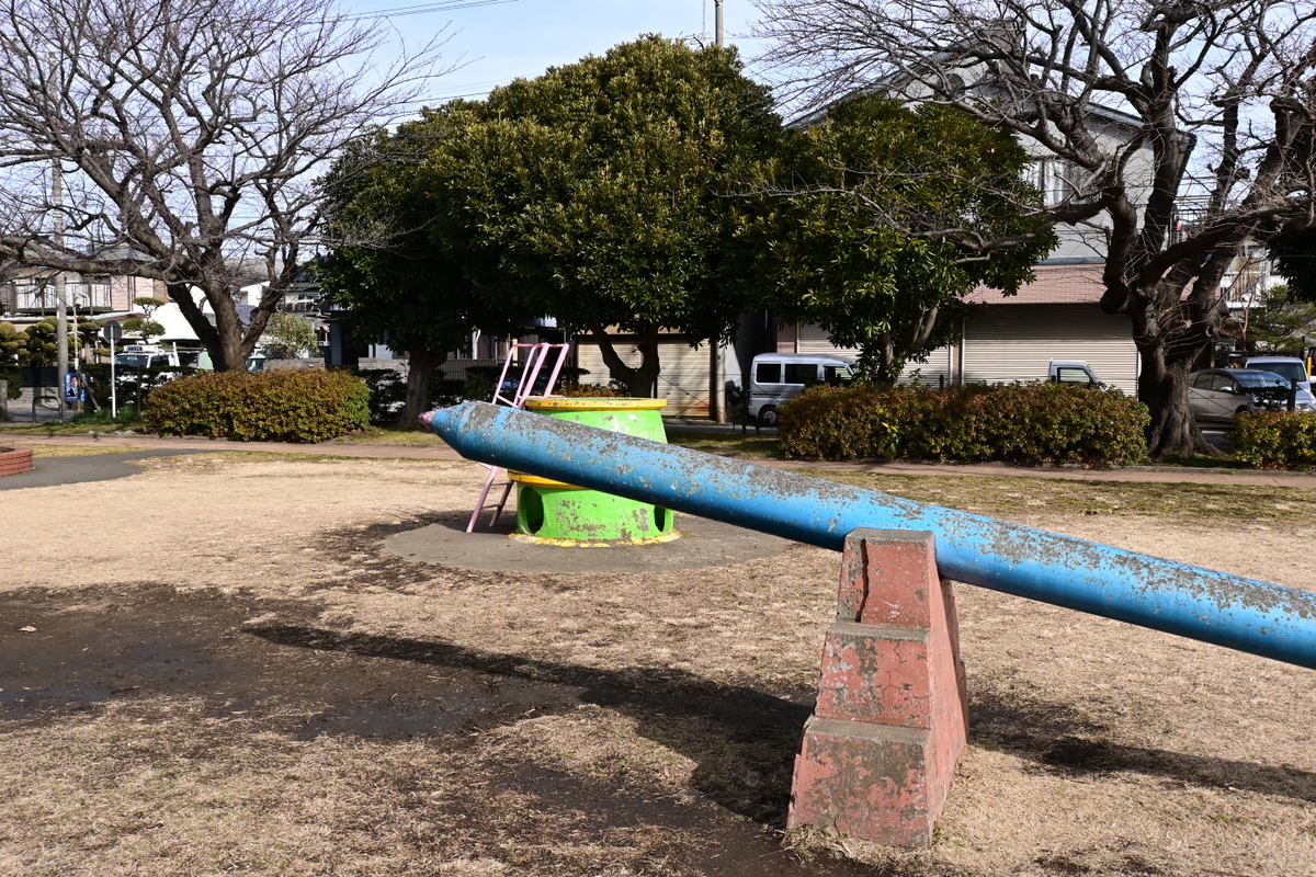 烏森公園 えんぴつを模した遊具