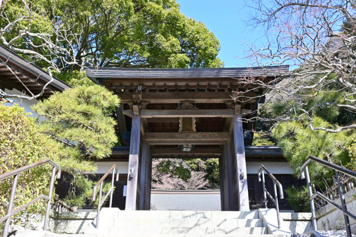 荏柄天神社：門