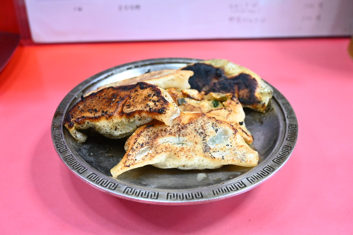 登華園：餃子