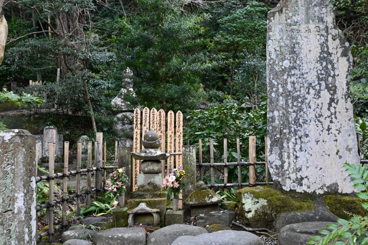 妙本寺：一幡之君袖塚