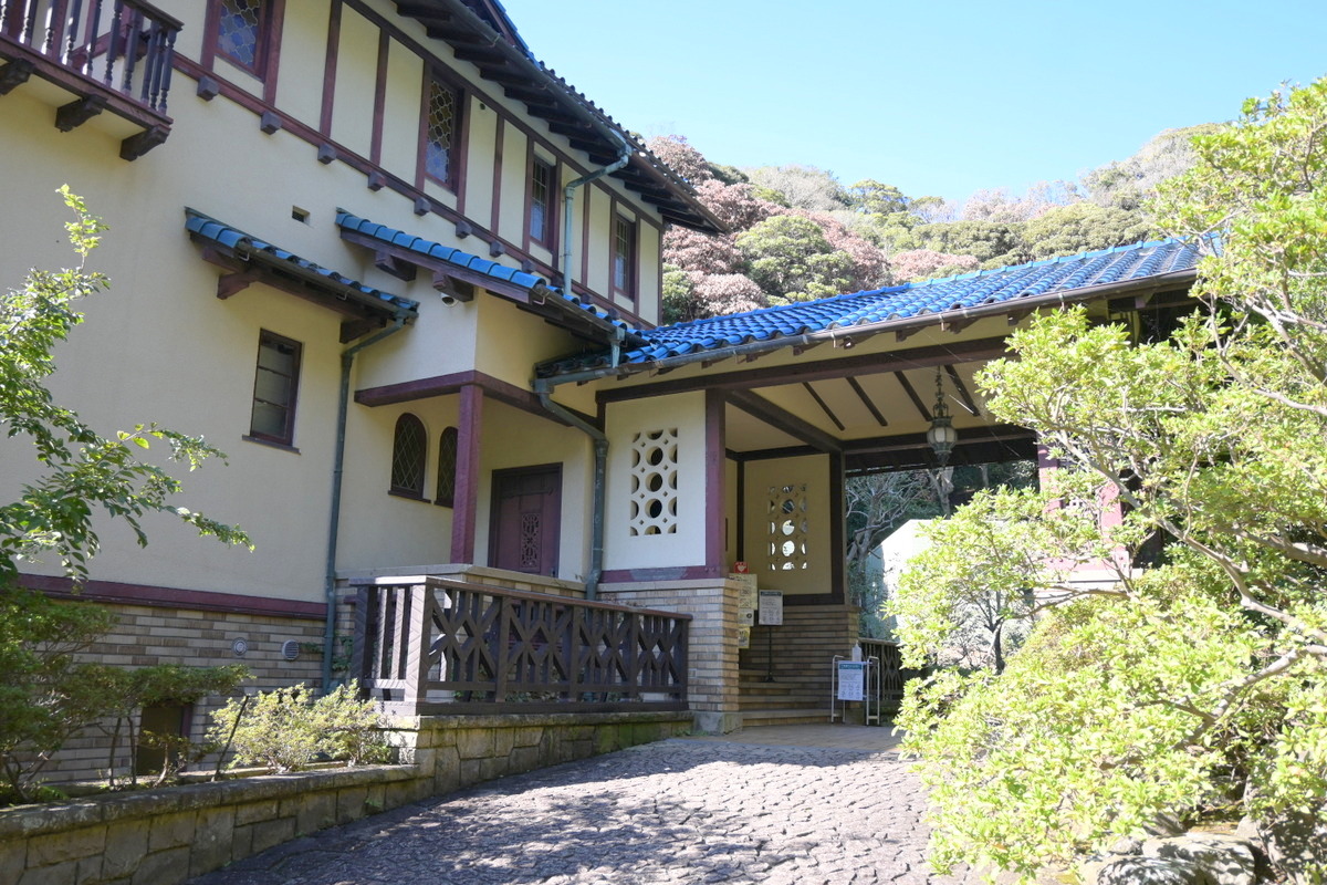 鎌倉文学館：建物入り口