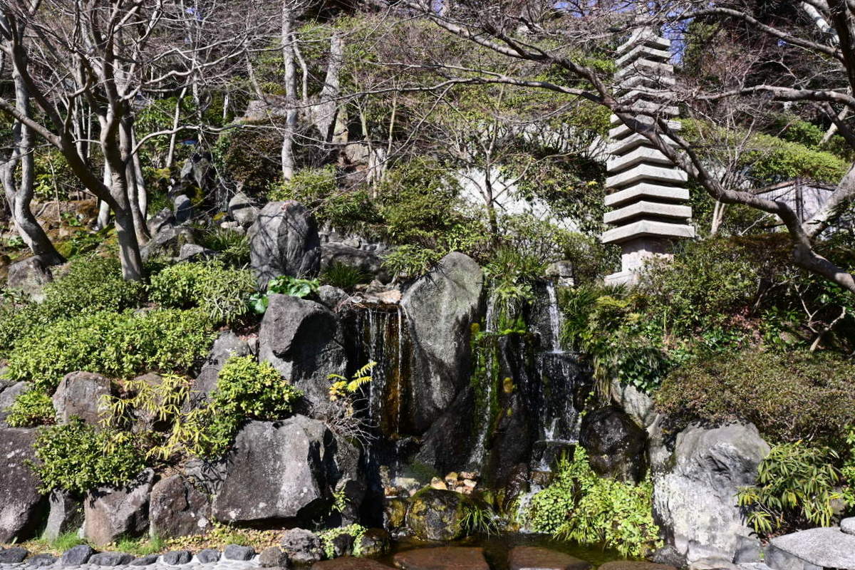 長谷寺：方丈池の滝