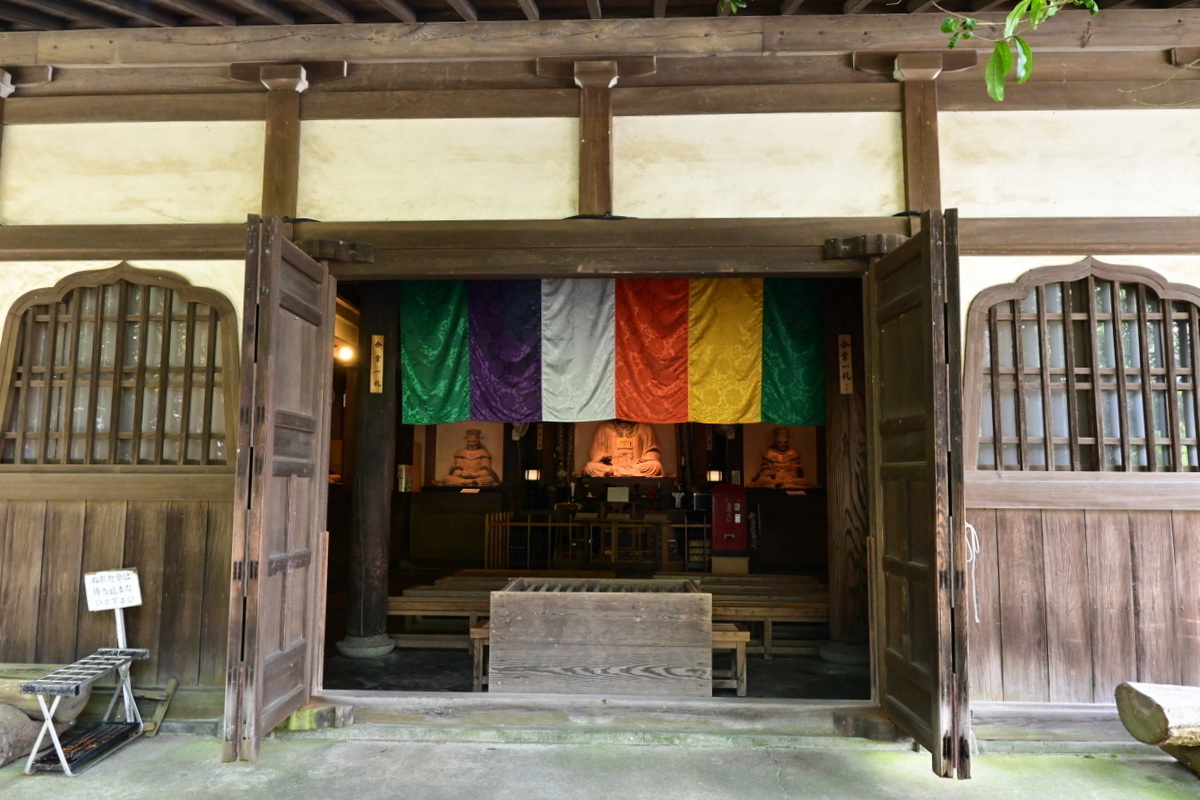 圓應寺：本堂入り口