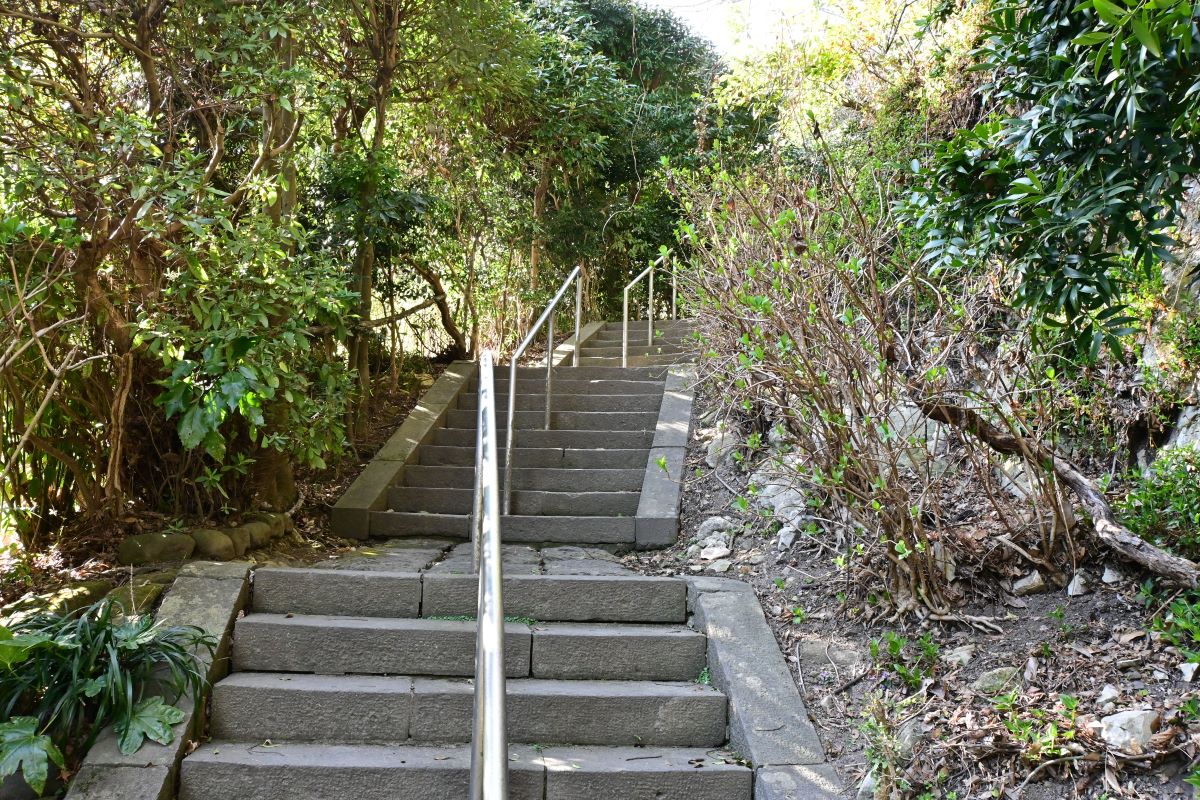 光則寺：土牢へ続く階段