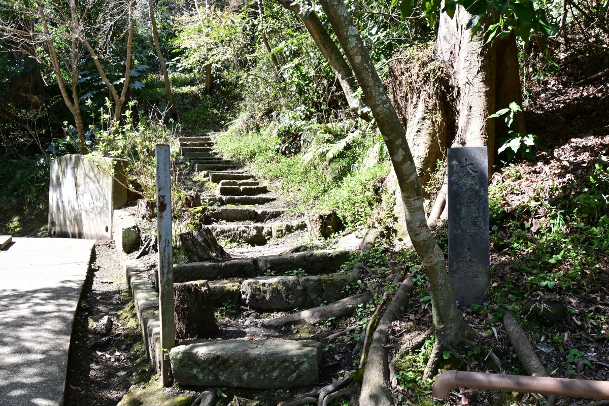 光則寺：大橋太郎通貞土籠入口