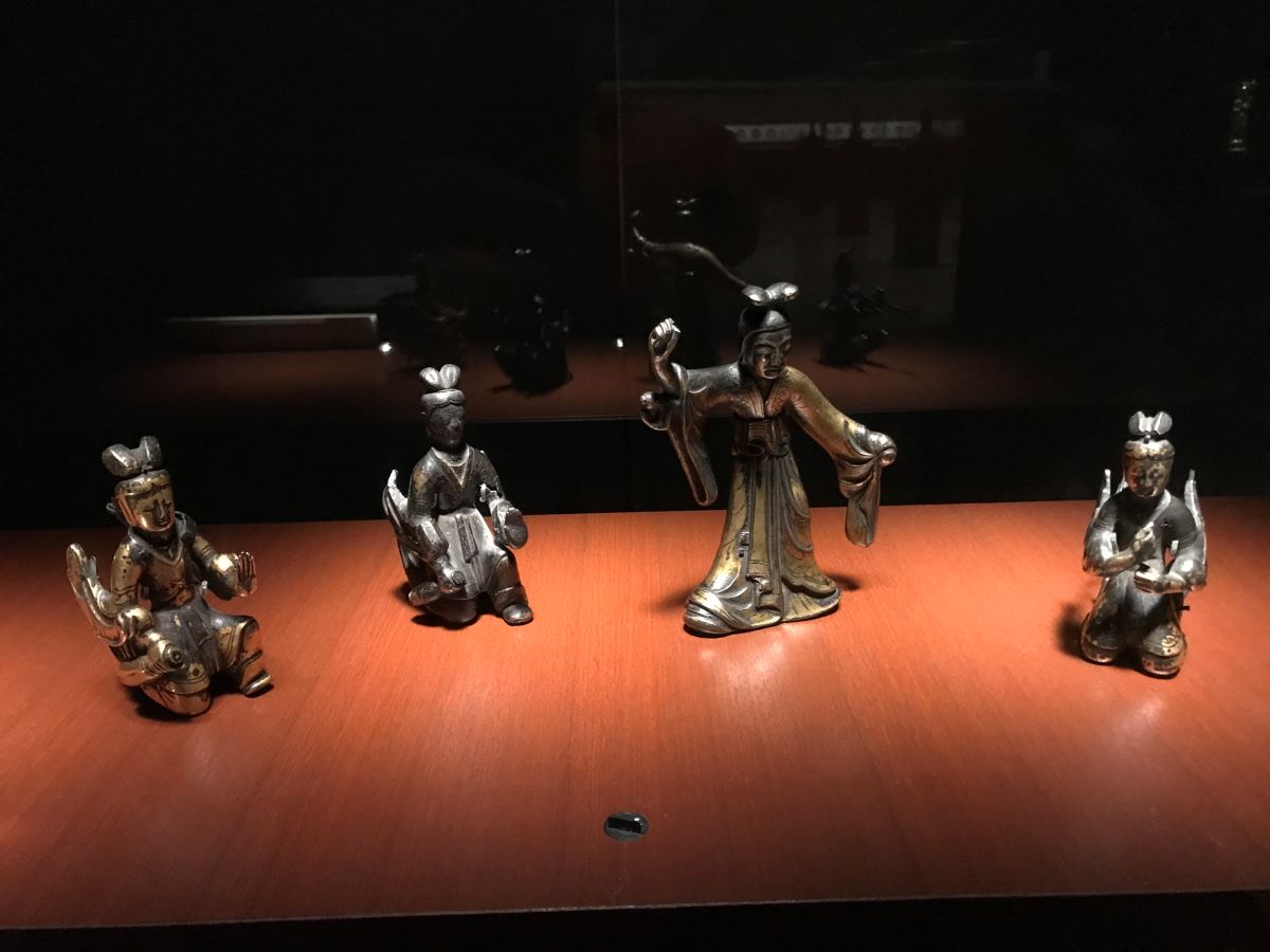 銅像摩耶夫人および天女像　東京国立博物館