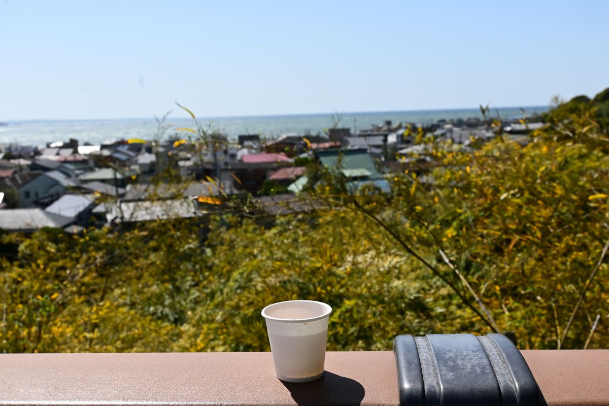 甘茶と見晴台からの眺め