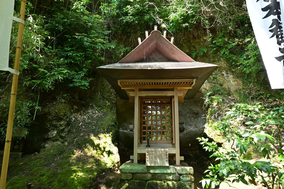 杉本寺:権現堂
